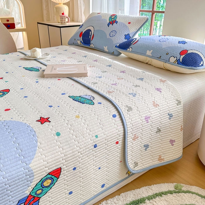 91家纺网 家纺一手货源 找家纺 2025新款13070单面全棉绗缝床盖三件套 太空卫士