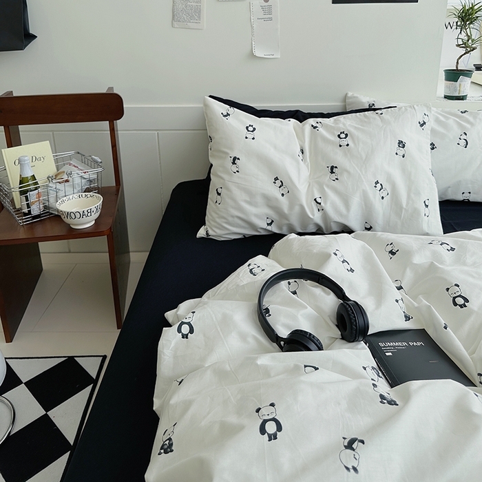 91家纺网 家纺一手货源 找家纺 2025新款纯棉小清新四件套小碎花学生三件套纯色床单印花枕套双人床笠 呆萌熊猫