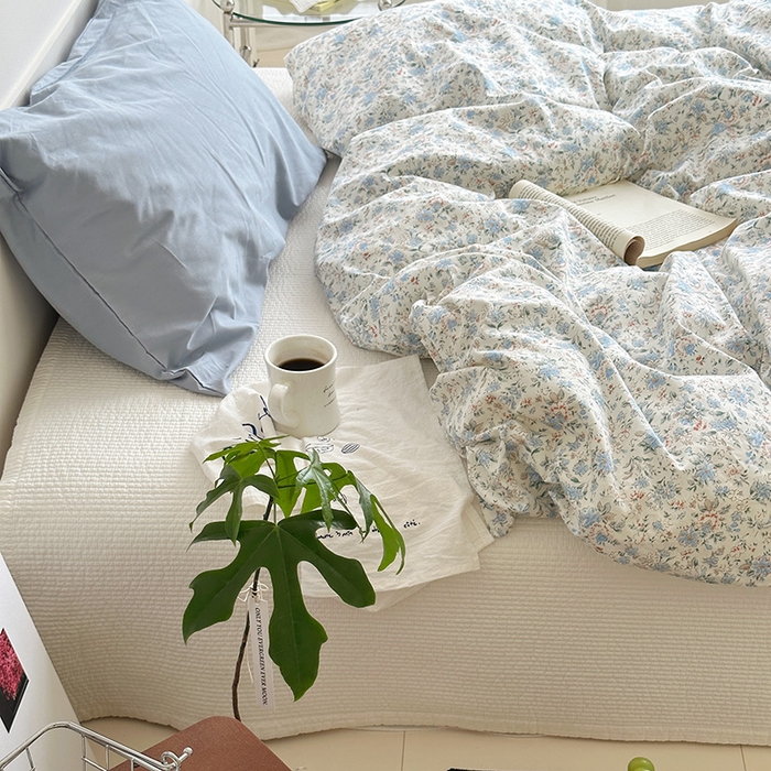 91家纺网 家纺一手货源 找家纺 2025新款纯棉小清新小碎花学生被套 蓝莓厚乳(雾蓝)