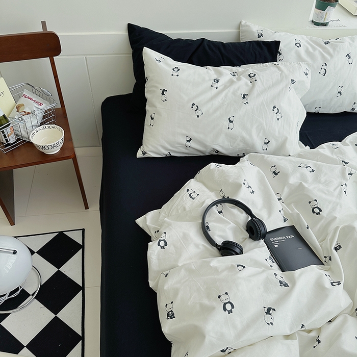 91家纺网 家纺一手货源 找家纺 2025新款纯棉小清新四件套小碎花学生三件套纯色床单印花枕套双人床笠 呆萌熊猫