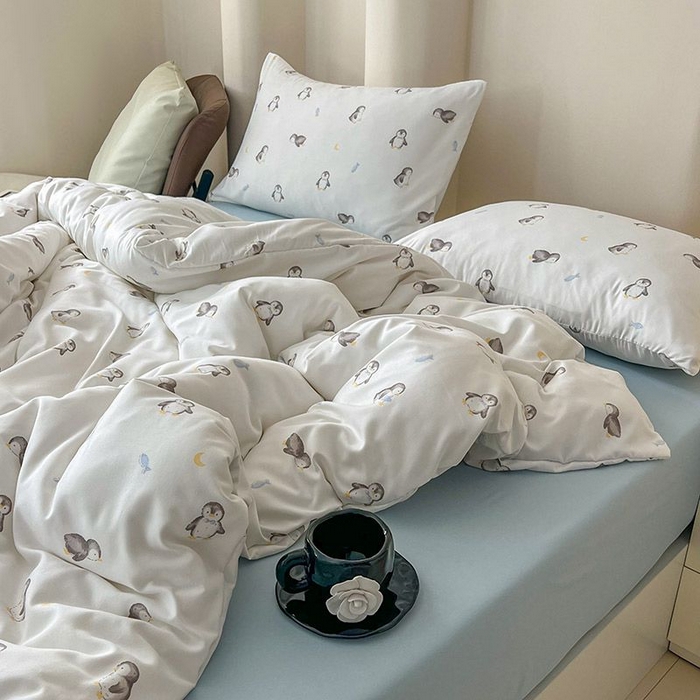 91家纺网 家纺一手货源 找家纺 2025新款针织棉双层纱四件套小碎花被套床单床笠款学生三件套新款直播热款-床图-系列一 企鹅