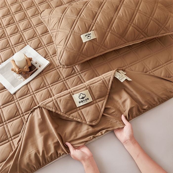 91家纺网 家纺一手货源 找家纺 笠客家纺 2025新款全棉水洗棉夹棉床笠-棉格款 棉格-卡其