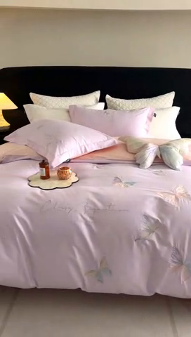 91家纺网 家纺一手货源 找家纺 卡姿家纺 2025春夏新款轻奢优雅刺绣蝴蝶飘逸系列四件套 蝴蝶飘逸-紫