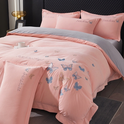 91家纺网 家纺一手货源 找家纺 （总）莱越家纺 2025新款轻奢刺绣蝴蝶牛奶蛋白棉四件套高档纯色亲肤棉双拼床单被套床笠式