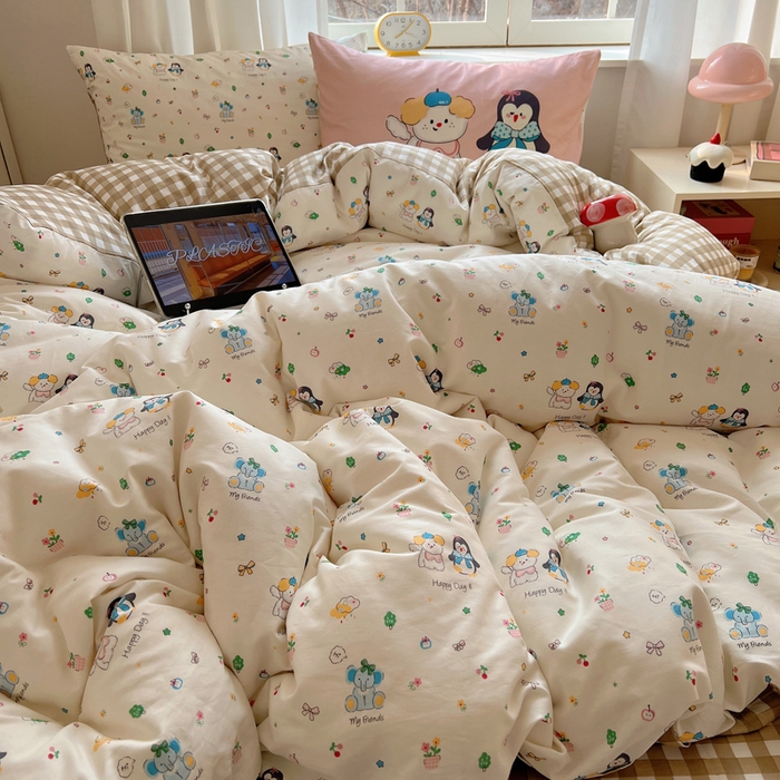 91家纺网 家纺一手货源 找家纺 六巷胡同 2025新款INS卡通童趣混搭风全棉卡通四件套 混搭-企鹅的朋友
