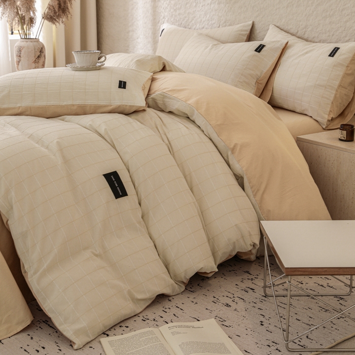 91家纺网 家纺一手货源 找家纺 呗旺鹿 2025新款静奢风-锦绣系列全棉色织提花小方格四件套 锦绣桃花暖阳