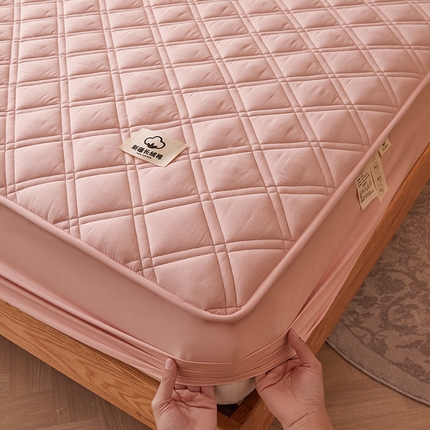 91家纺网 家纺一手货源 找家纺 笠客家纺 2025新款全棉水洗棉夹棉床笠-棉格款 棉格-玫瑰粉