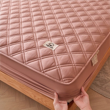 91家纺网 家纺一手货源 找家纺 笠客家纺 2025新款全棉水洗棉夹棉床笠-棉格款 棉格-豆沙