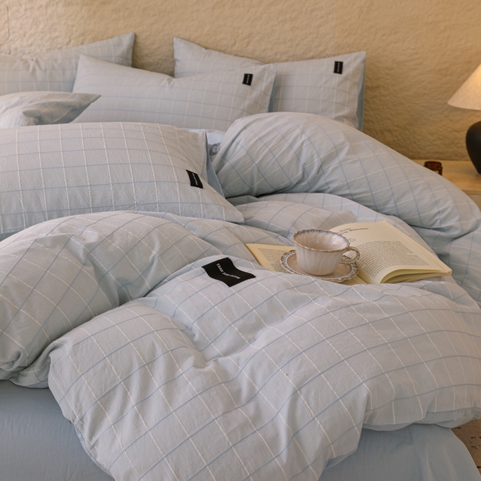 91家纺网 家纺一手货源 找家纺 呗旺鹿 2025新款静奢风-锦绣系列全棉色织提花小方格四件套 锦绣盛夏海蓝