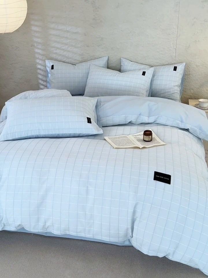 91家纺网 家纺一手货源 找家纺 呗旺鹿 2025新款静奢风-锦绣系列全棉色织提花小方格四件套 锦绣盛夏海蓝