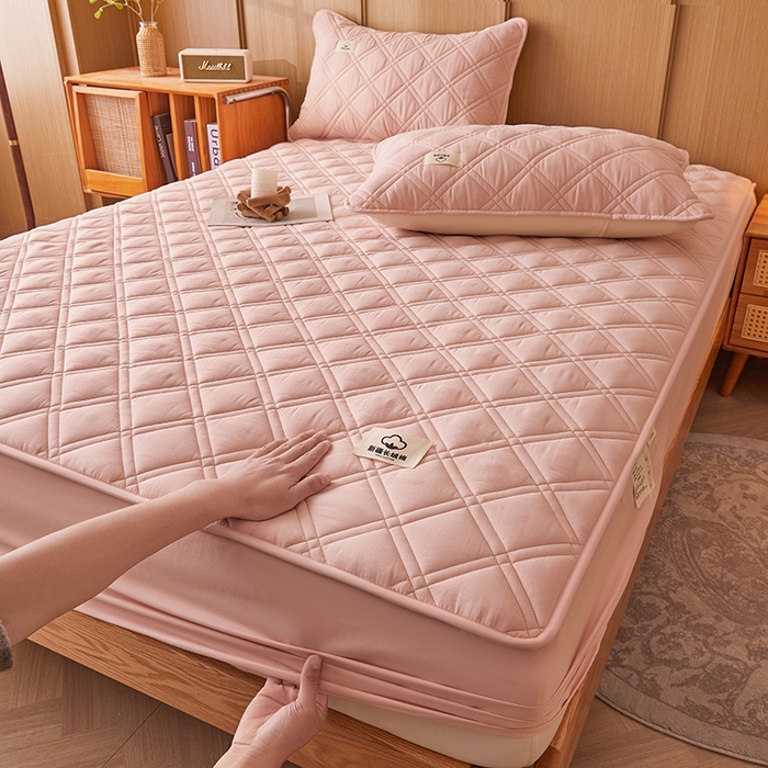 91家纺网 家纺一手货源 找家纺 笠客家纺 2025新款全棉水洗棉夹棉床笠-棉格款 棉格-玫瑰粉