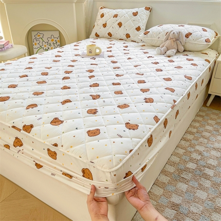 居眠 2025新款A类亲肤棉抗菌印花夹棉床笠 爱心小熊