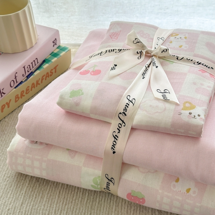 91家纺网 家纺一手货源 找家纺 2025新款全棉A类双层纱四件套系列-叠拍 小花喵