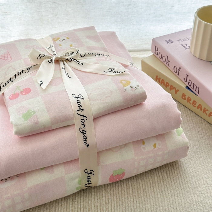 91家纺网 家纺一手货源 找家纺 2025新款全棉A类双层纱四件套系列-叠拍 小花喵