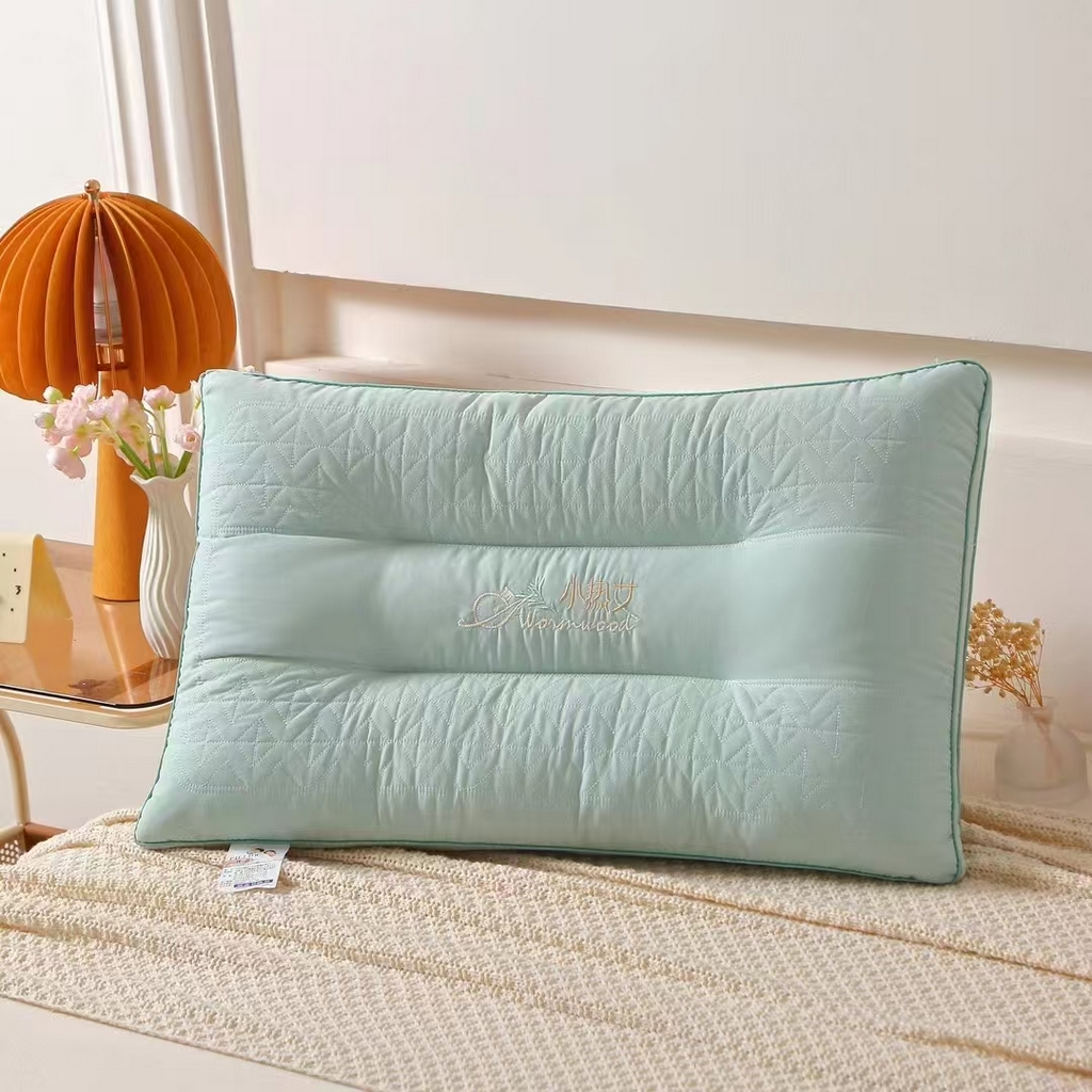 91家纺网 家纺一手货源 找家纺 2025新款暖绒定型枕小热艾舒适柔软枕芯48x74cm/只绿色