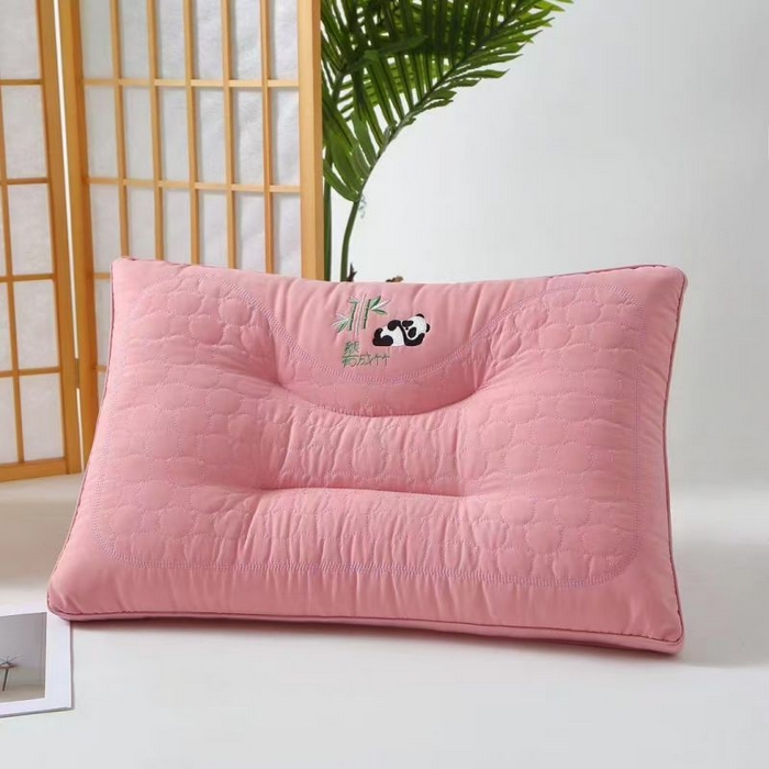 91家纺网 家纺一手货源 找家纺 2025新款熊有成竹护颈枕立体枕头枕芯48x74cm/只粉色