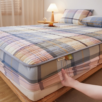 91家纺网 家纺一手货源 找家纺 喜居 2025新款全棉色织大豆夹棉床笠 青年蓝大豆夹棉床笠