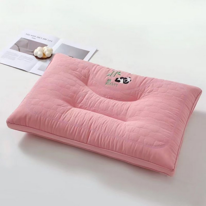 91家纺网 家纺一手货源 找家纺 2025新款熊有成竹护颈枕立体枕头枕芯48x74cm/只粉色