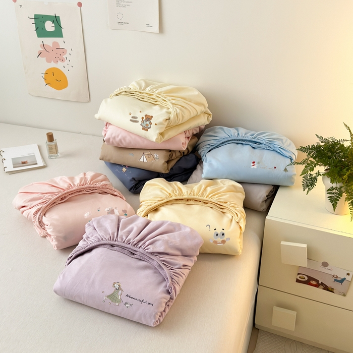 91家纺网 家纺一手货源 找家纺 （总）2025春夏新款A类小清新全棉纯棉绣花床笠席梦思保护罩单床笠可配同色枕套