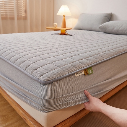 91家纺网 家纺一手货源 找家纺 喜居 2025新款全棉色织大豆夹棉床笠 光年灰大豆夹棉床笠