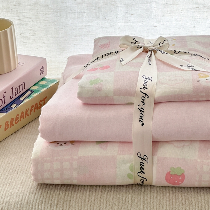 91家纺网 家纺一手货源 找家纺 2025新款全棉A类双层纱四件套系列-叠拍 小花喵