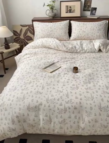 91家纺网 家纺一手货源 找家纺 2025新款全棉A类双层纱四件套系列-叠拍 松鼠小姐