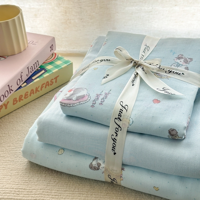 91家纺网 家纺一手货源 找家纺 2025新款全棉A类双层纱四件套系列-叠拍 神气猫