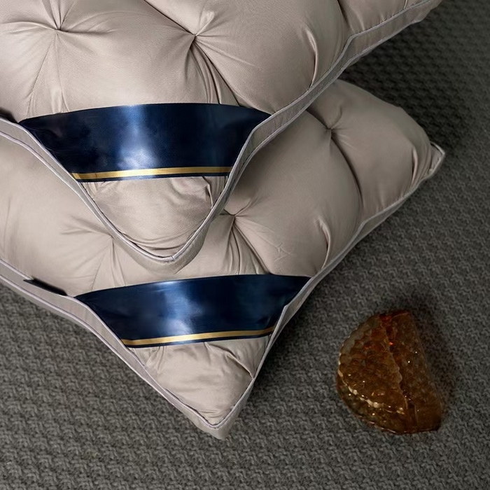 91家纺网 家纺一手货源 找家纺 （总）2025新款星级酒店扭花羽丝枕  枕头枕芯45*75cm