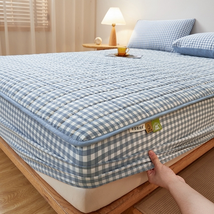 91家纺网 家纺一手货源 找家纺 喜居 2025新款全棉色织大豆夹棉床笠 蓝小格大豆夹棉床笠