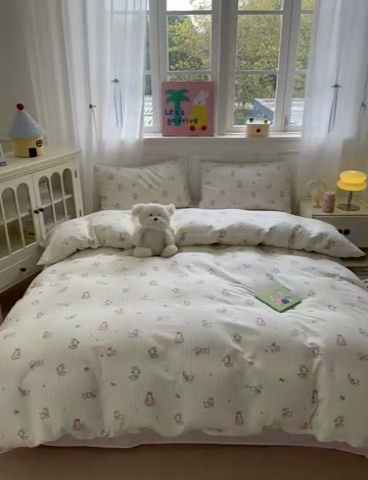 91家纺网 家纺一手货源 找家纺 2025新款全棉A类双层纱四件套系列-床拍 嬉戏谷