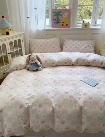 91家纺网 家纺一手货源 找家纺 2025新款全棉A类双层纱四件套系列-叠拍 小花喵