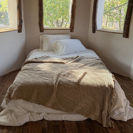 91家纺网 家纺一手货源 找家纺 2025新款Zarahome同款华夫格拉毛毯大牌风丹麦进口拉毛工艺毛毯 ZARA 棕