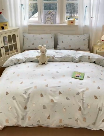 91家纺网 家纺一手货源 找家纺 2025新款全棉A类双层纱四件套系列-叠拍 甜茶兔