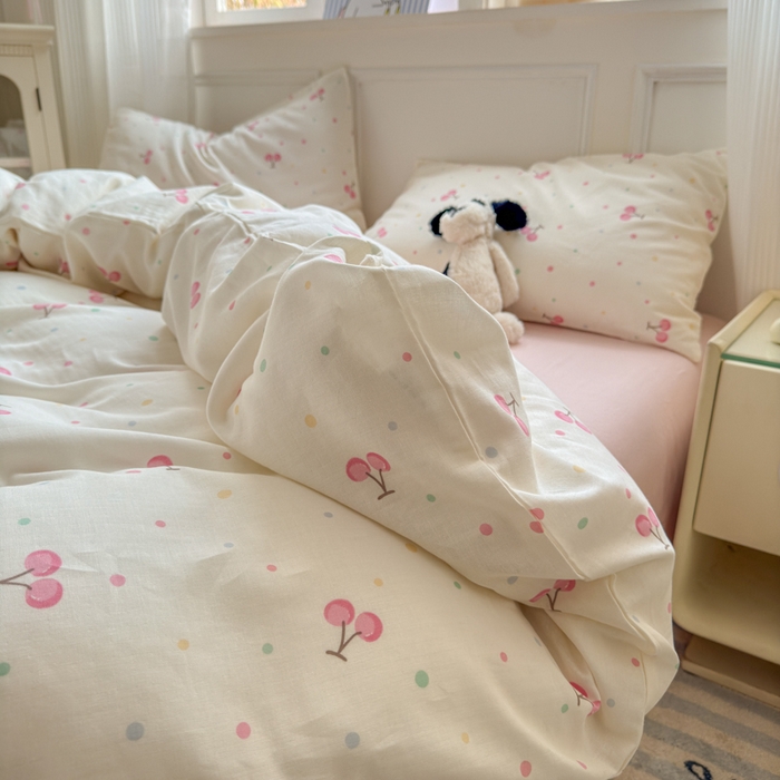 91家纺网 家纺一手货源 找家纺 2025新款全棉A类双层纱四件套系列-床拍 樱桃果