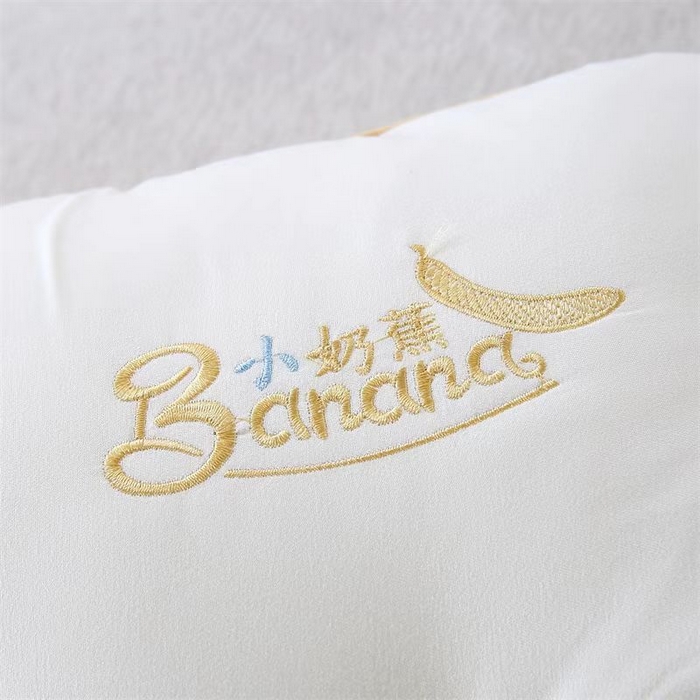 91家纺网 家纺一手货源 找家纺 （总）2025新款小奶蕉乳胶护颈枕  枕头枕芯48*74cm