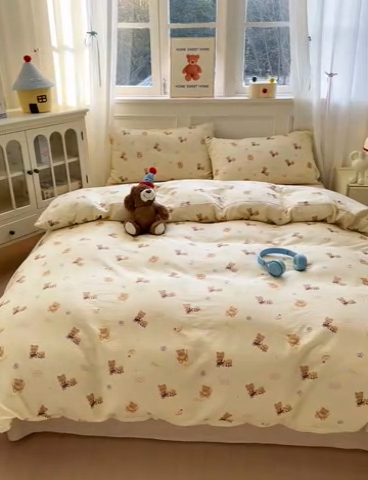 91家纺网 家纺一手货源 找家纺 2025新款全棉A类双层纱四件套系列-叠拍 面包熊