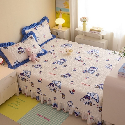 91家纺网 家纺一手货源 找家纺 2025新款全棉印花三丽鸥系列花边款全棉夹棉榻榻米大炕盖 休闲大耳狗