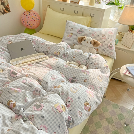 91家纺网 家纺一手货源 找家纺 韩巢家纺 2025新款水洗棉印花AA版四件套 狗狗可丽饼