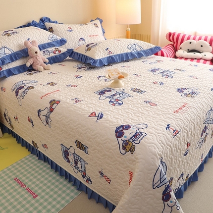 91家纺网 家纺一手货源 找家纺 2025新款全棉印花三丽鸥系列花边款夹棉床盖 休闲大耳狗