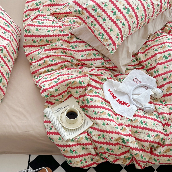 91家纺网 家纺一手货源 找家纺 尺素2025年韩国ins风系列五 草莓兔兔卡其