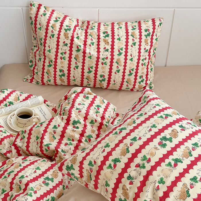 91家纺网 家纺一手货源 找家纺 尺素2025年韩国ins风系列五 草莓兔兔卡其