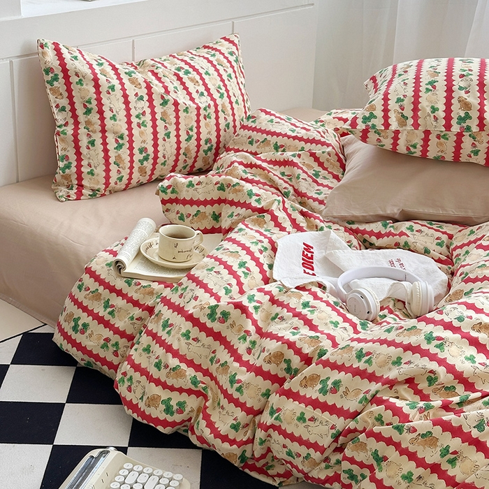 91家纺网 家纺一手货源 找家纺 尺素2025年韩国ins风系列五 草莓兔兔卡其