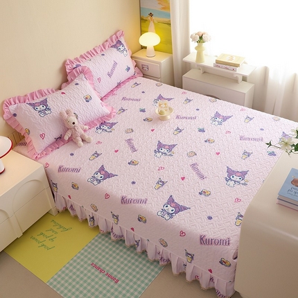 91家纺网 家纺一手货源 找家纺 2025新款全棉印花三丽鸥系列花边款全棉夹棉榻榻米大炕盖 甜甜库洛米