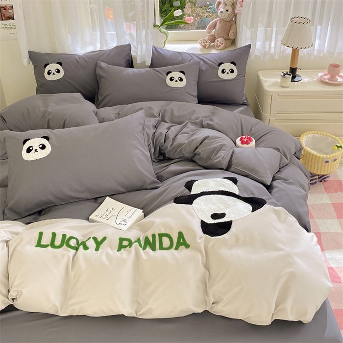 91家纺网 家纺一手货源 找家纺 盛秋家纺 2025新款A类水洗棉毛巾绣四件套-胖达 胖达-中灰