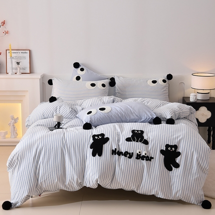 91家纺网 家纺一手货源 找家纺 炫拼家纺 2025新款毛球卡通毛巾绣A类全棉40支水洗棉四件套 【毛球】小熊蓝