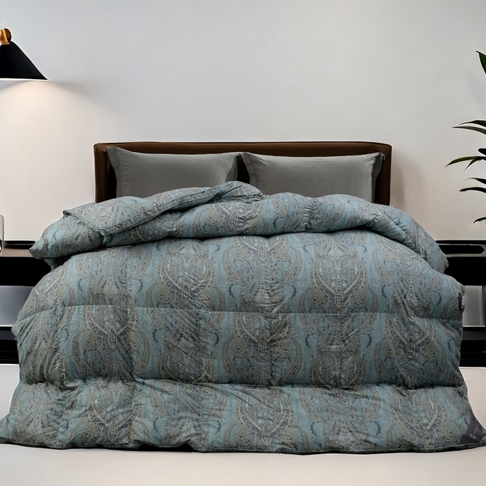 91家纺网 家纺一手货源 找家纺 卡迪亚家纺 2025新款米兰达白鹅被469羽魅系列被子被芯 羽魅蓝