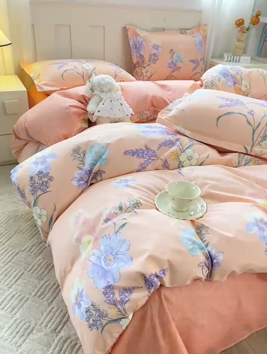 91家纺网 家纺一手货源 找家纺 2025新款植物羊绒大板磨毛活性印花四件套 沁粉佳人