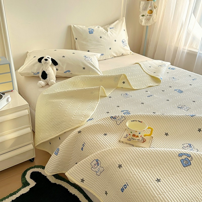 91家纺网 家纺一手货源 找家纺 希诺家居 2025新款全棉卡通小清新床盖四件套 电话小熊