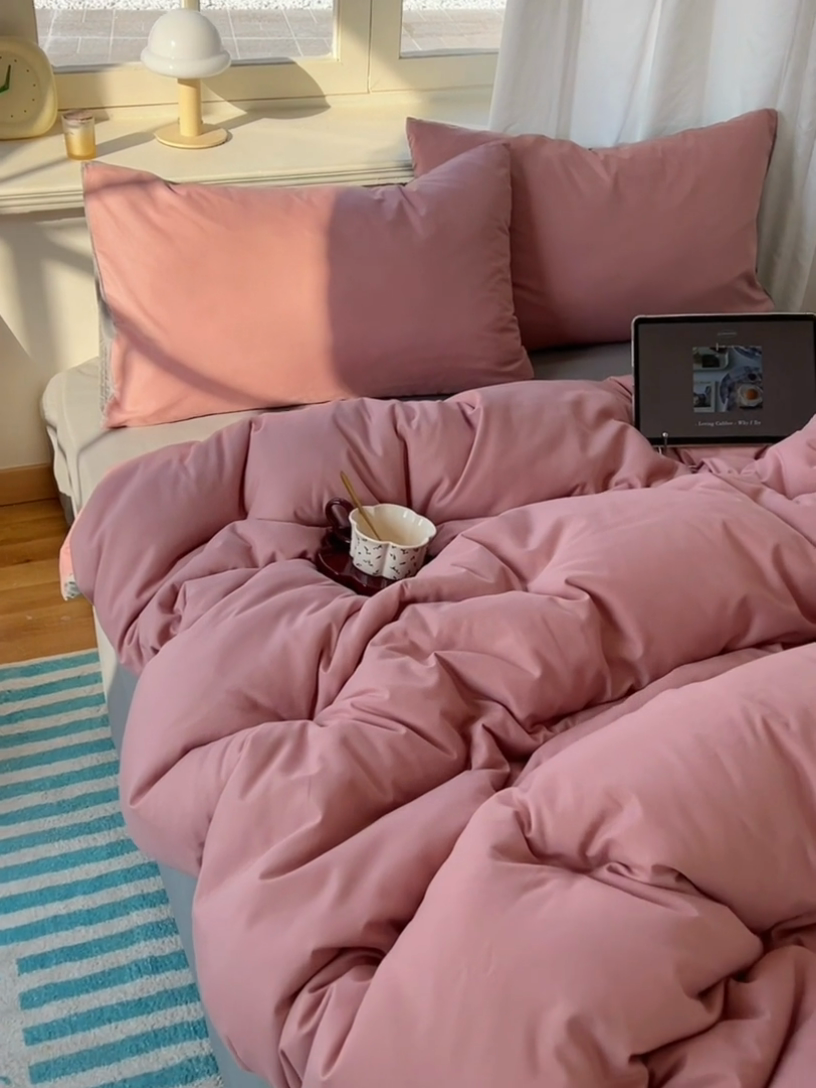 91家纺网 家纺一手货源 找家纺 芷凡家纺 2025新款亲肤棉纯色双拼四件套 豆沙+浅灰