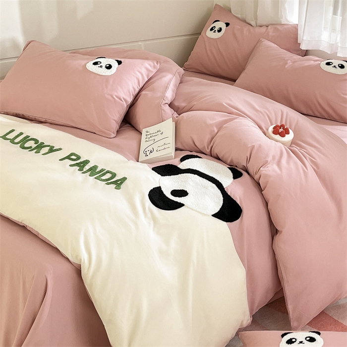 91家纺网 家纺一手货源 找家纺 盛秋家纺 2025新款A类水洗棉毛巾绣四件套-胖达 胖达-浅豆沙